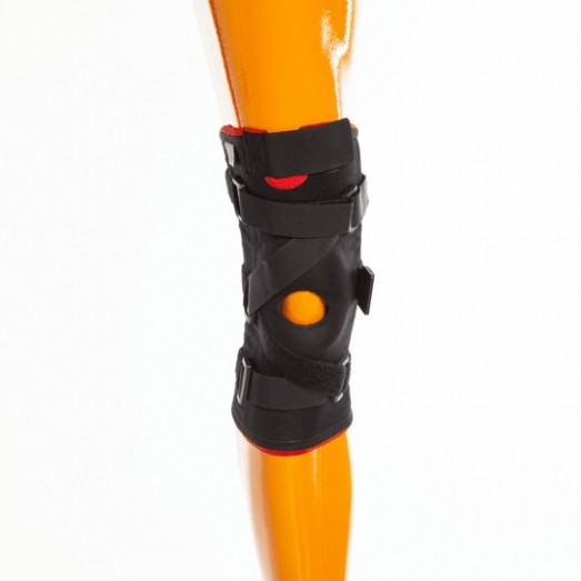 CRUCIAL LIGAMENT SUPPORTED KNEE BRACE
